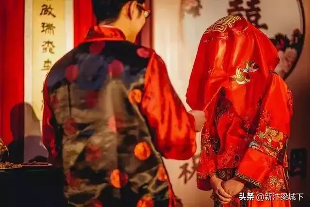 一般夫妻八字不合的情况是吗，夫妻在一起相克的征兆