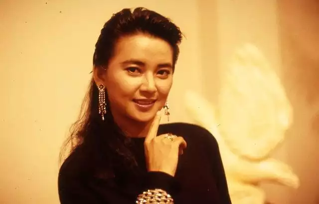 988女龙1990男马结婚，1990属马男和1988龙女"