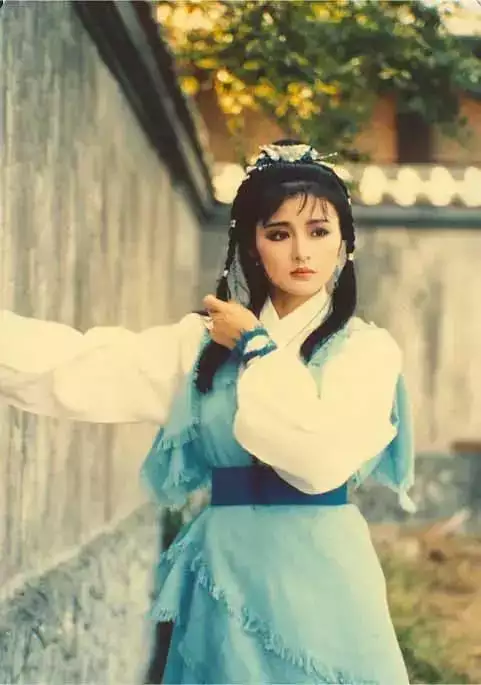 988女龙1990男马结婚，1990属马男和1988龙女"