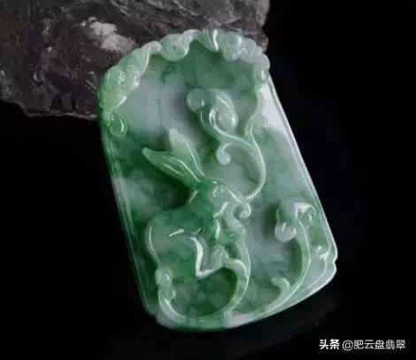 属蛇的戴玉好还是金，属牛的可以戴玉吗