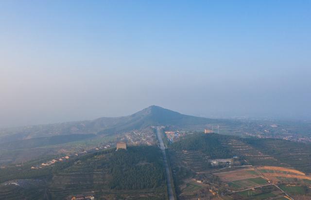 航拍乾陵：北山第二好的风水宝地，像极了一个躺在大地上的美人