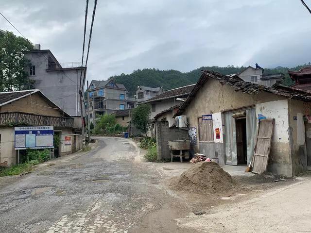 朱小贞父亲发声，林生斌曾经家暴和出轨，莫焕晶不像好人