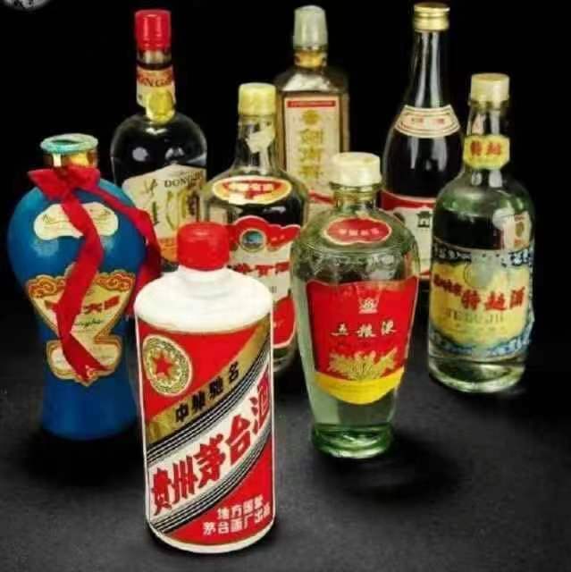 名烟名酒专卖店取名，50平米烟酒店装修设计