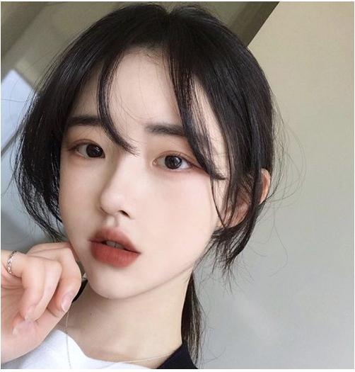 女学生脸大该绑什么发型？搞定刘海长发短发怎么扎都好看