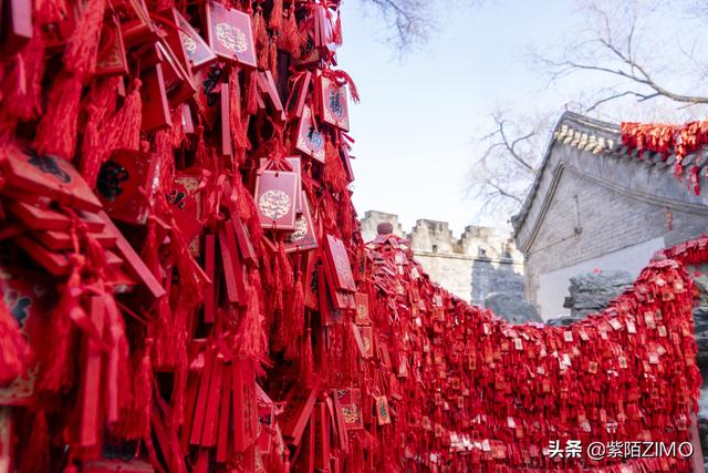 北京风水宝地有座最大的王府，为和珅所建，当年却只卖了8万元