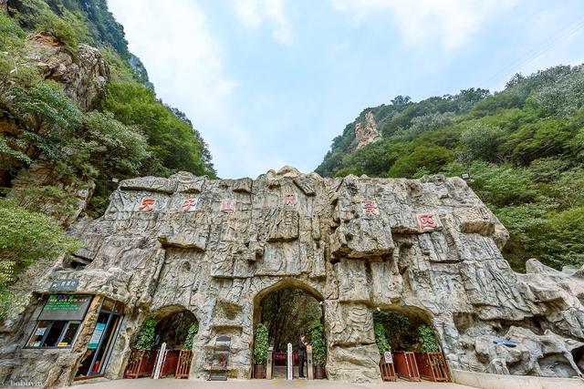 “山为祖、河为宗”，清东陵风水龙脉之所在，追根溯源天子山