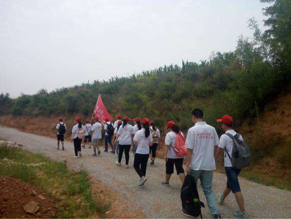 郭红--湖南省岳阳市开发区八字门亚华蔬菜批发市场的简单介绍